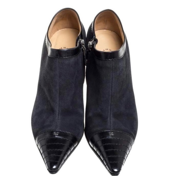 CHANEL Vintage Black Suede and Leather CC Pointed Toe Ankle Booties Sz 7 - Picture 3 of 8